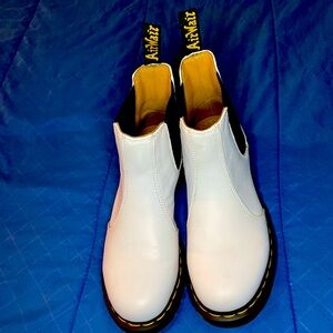 Dr Martens 2976 Chelsea Boots new without tags or box